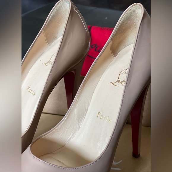 Christian Louboutin Beige Patent Leather Hyper Privé Peep Toe Pumps - Picture 3 of 7